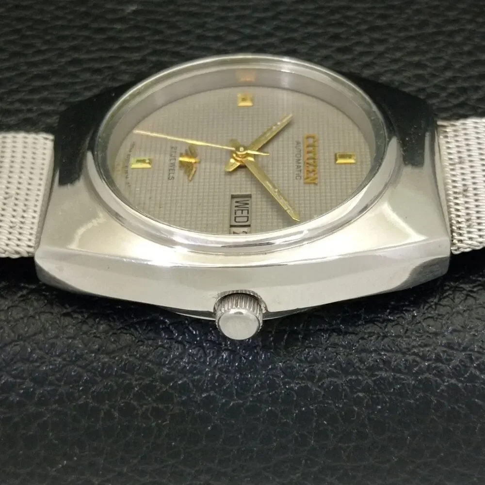 Vintage 1989 Citizen Automatic Mens Silver Watch W/daydate & Gold accents
